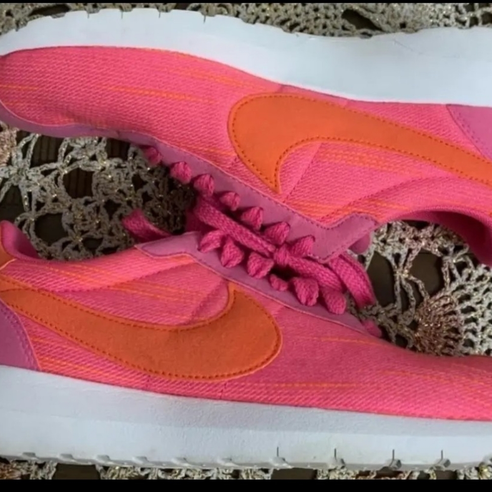 Nike Roshe LD-1000 Womens 819843-601 Pink Blast Crimson Running Shoes